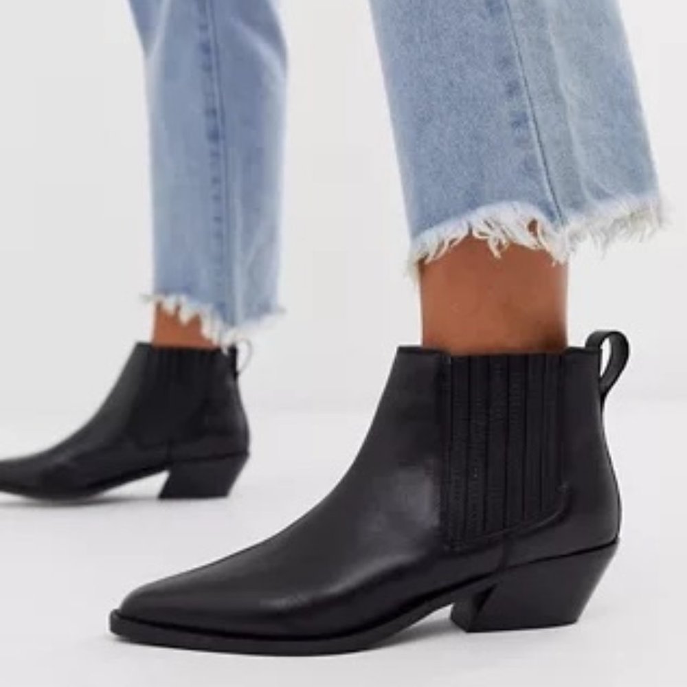 ASOS DESIGN Wide Fit Adelaide leather western chelsea boots (Size US 6)
